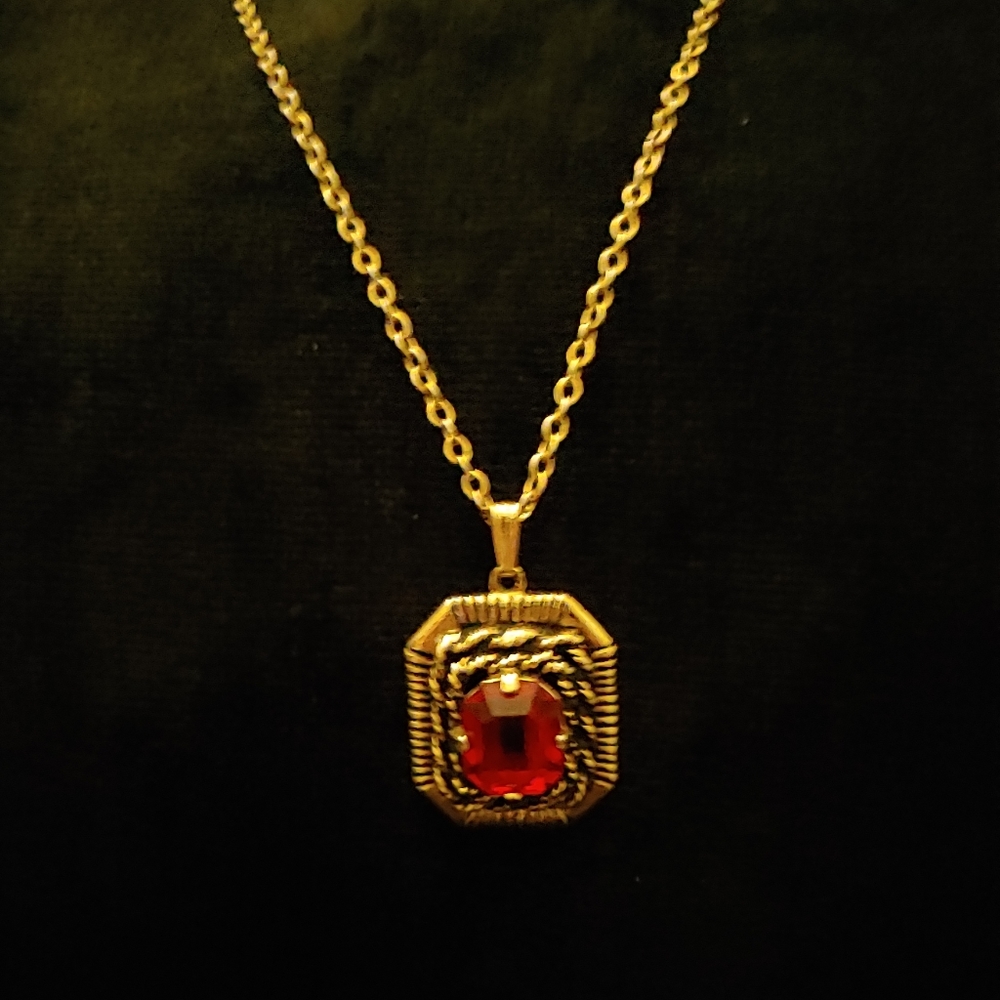 VTG Sarah Coventry Red Majorca Necklace